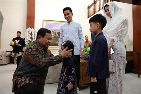 Hari Pertama Idul Fitri Menhan Prabowo Gelar Halalbihalal Di Kediaman