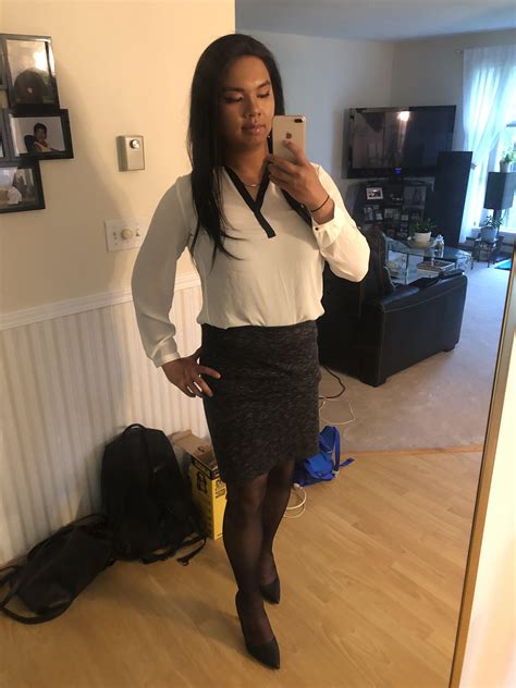 Gonna Work In This Outfit 👩🏻 R Asiantraps