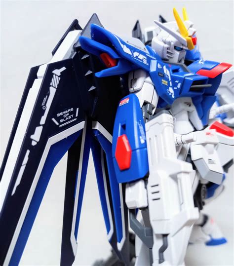 Yahooオークション 完成品 Hg 1144 ライジングフリーダムガンダム