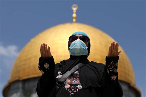 Ramadan Prayers Held At Jerusalem S Al Aqsa With Israeli Restrictions