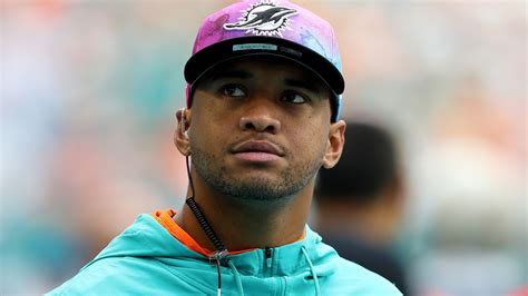 Tua Tagovailoa Miami Dolphins Qb Preparing To Start Week Seven Game Against Pittsburgh Steelers