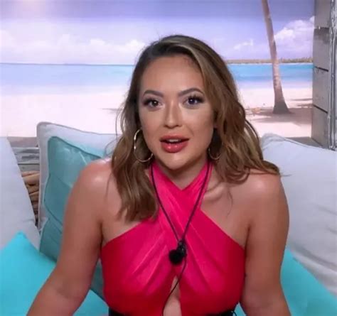 Love Island S Sharon Gaffka Wows With Ariana Grande Inspired Hair