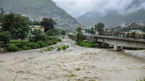 16 Killed In Shimla Landslides Solan Cloudburst In Himachal Schools