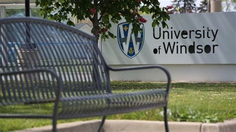 University of Windsor 'strongly' recommends wearing masks indoors | CBC ...