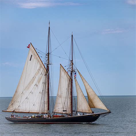 The Tall Ship Schooner Bluenose Ii The Original Bluenose W Flickr