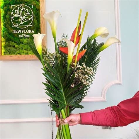 Экзотический букет 5 калл 100см с геликонией, ваксфлауэр (хамелациум ...