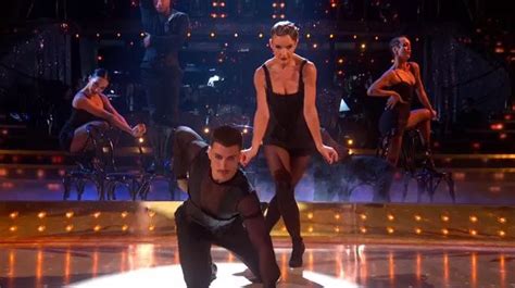 Strictly Fans Blown Away By Helen Skelton S Incredible Cabaret