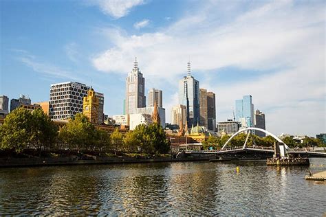 travelling  melbourne