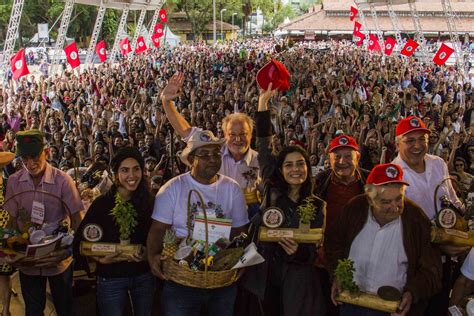 Confira fotos das Feiras da Reforma Agrária MST