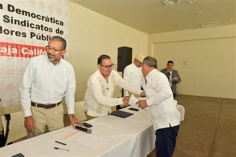 Presente Prof Ampelio I Iguez Arellano En El Cambio De Directiva De