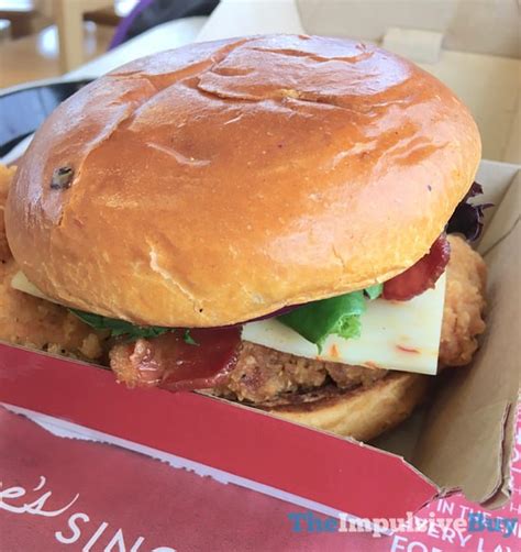 Review Wendy S Spicy Sriracha Chicken Sandwich The Impulsive Buy