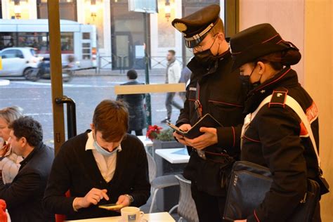 Sugli Autobus E Al Ristorante Senza Green Pass Boom Di Multe Il