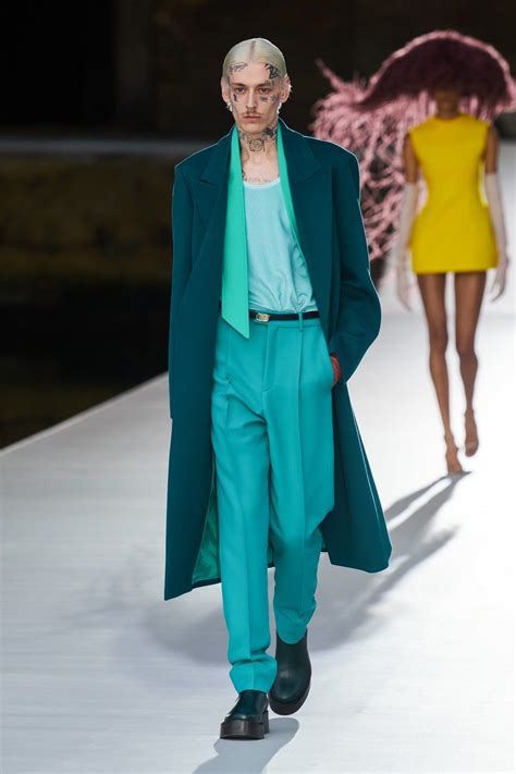 Valentino Fall Couture Collection Ropa De Hombre Ropa Bocetos