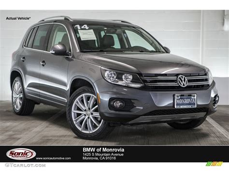 Pepper Gray Metallic Volkswagen Tiguan Sel Photo