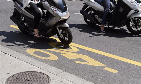 Davantage de places de stationnement pour les deux roues motorisés