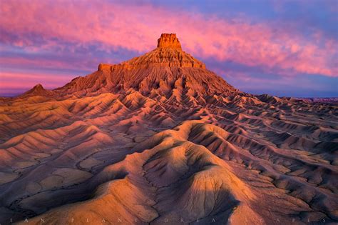 Behind the Shot: Caineville Badlands, Utah | Outdoor Photography Guide