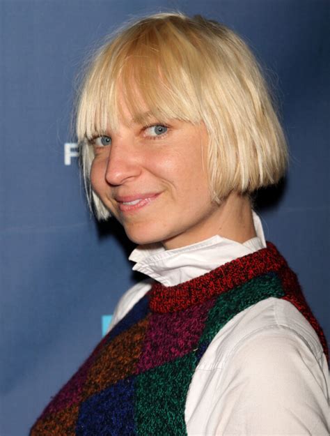 Sia Face Reveal: Pop Icon Flaunts Plastic Surgery Results, Stuns Fans ...