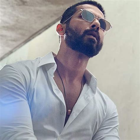 Shahid Kapoor Unveils His First Look In Deva Dussehra Treat For Fans