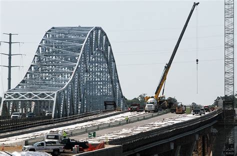 With Memories Of I 35w Collapse Still Fresh Officials Diligently