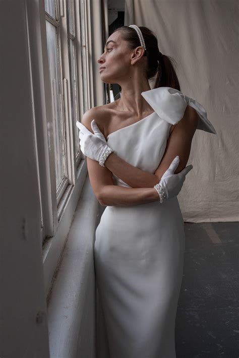 White Satin Bridal Gloves – Velo Bianco