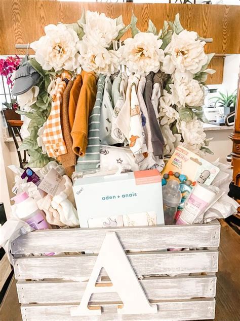 50 Super Cute DIY Baby Shower Wardrobe Gift Ideas That Moms To Be Will