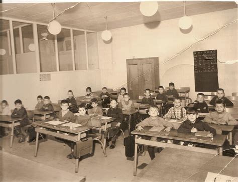 Photo De Classe Ce 1 Ou 2 De 1969 ECOLE ANTOINE DE SAINT EXUPERY