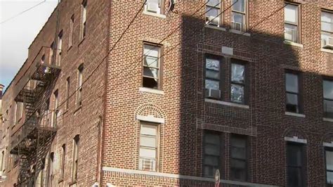 Nueva York Muere niño de 4 años tras caer por la ventana de un cuarto