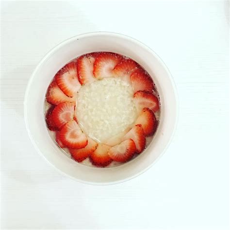 Avena en leche vegetal con nuez y fruta de 240 Kcal Receta fácil en