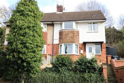 Bed Semi Detached House For Sale In Primrose Hill Kings Langley