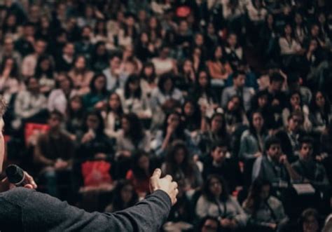 18 of the World's Most Popular Motivational Speakers