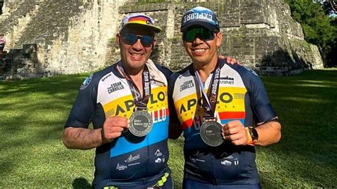 Edgar Carrillo es el primer atleta no vidente que completó el triatlón