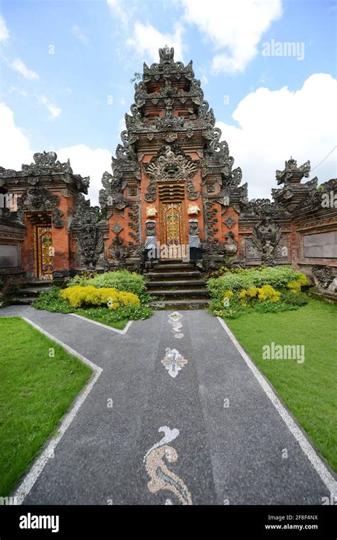 Puri Saren Agung in Ubud, Bali, Indonesia Stock Photo - Alamy