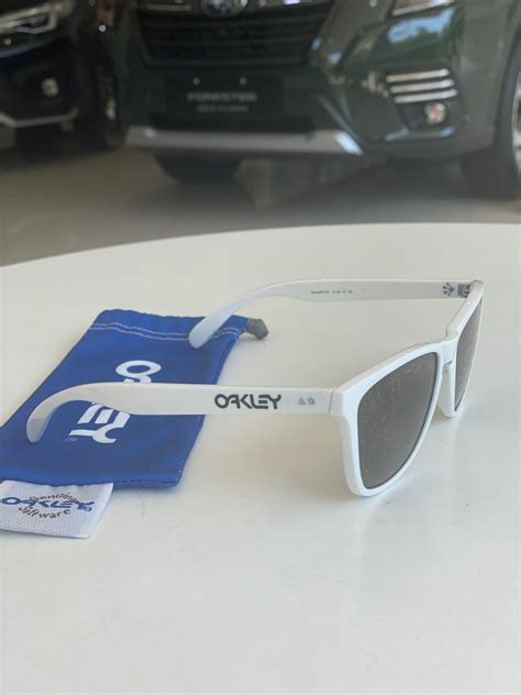 Oakley frogskin 35th anniversary edition, Men's Fashion, Watches ...