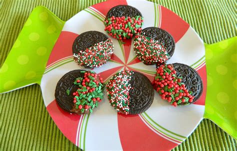 Chocolate Dipped Christmas Oreos Pams Daily Dish