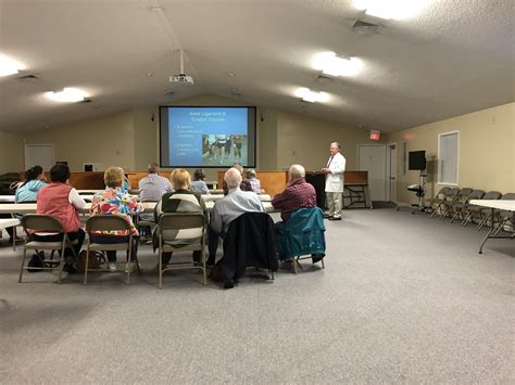Dr. Noonburg Presents Management of Knee Arthritis Seminar at Effingham
