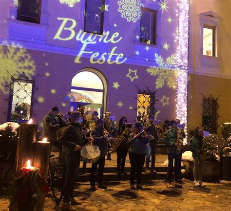 Al Villaggio Sotto L Albero Di Predazzo Arriva Babbo Natale L Avisio Blog