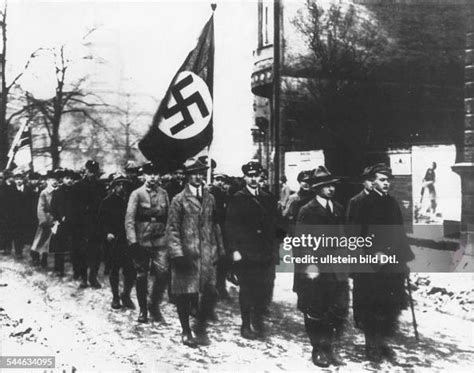 Weimarer Republik Hitler Ludendorff Putsch Marsch Der News Photo