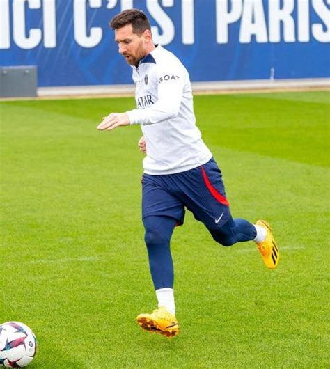 OVB Heimatzeitungen Messi in Paris zurück im Training