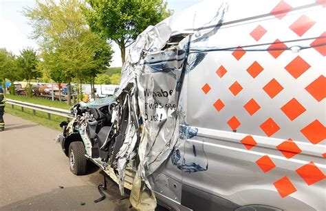 Erneut Schwerer Unfall Am Stauende Auf Der A