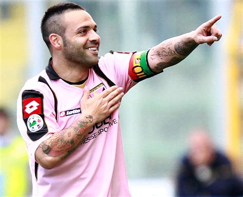 Fabrizio Miccoli l ex capitano del Palermo lascia il carcere dopo più