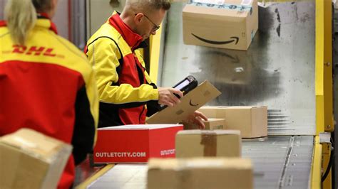 Deutsche Post DHL erhöht Preise für Fünf Kilo Pakete DER SPIEGEL