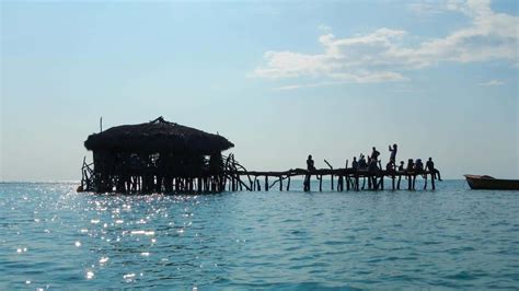 The Coolest Bar In The World Floyds Pelican Bar Jamaica