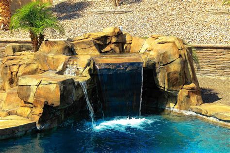 Landscaping - Aquatic Pools & Landscape