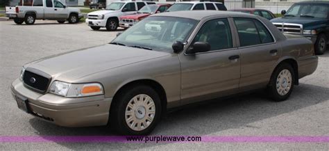 2005 Ford Crown Victoria Information And Photos Momentcar