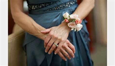 32 Wrist Corsages Perfect For Any Wedding Green Wedding Flowers