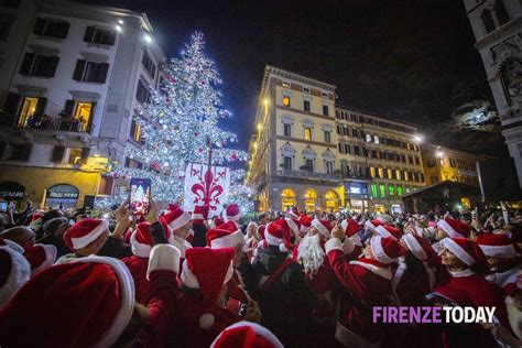 Natale 2022 L Accensione Dell Albero In Piazza Del Duomo Alessandro