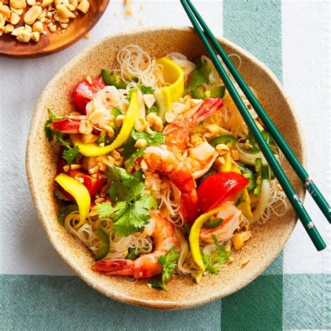 Vietnamese Shrimp Salad With Tomato And Mango Chatelaine