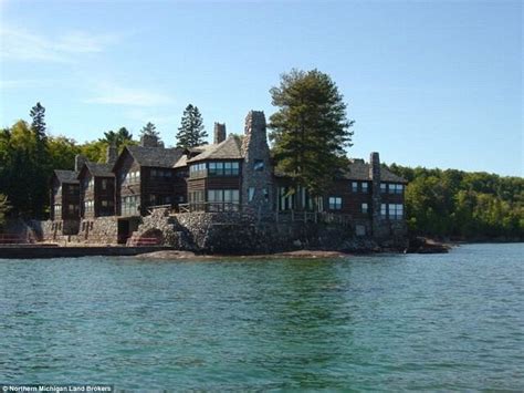 Granot Loma, world's largest log cabin on the shore of Lake Superior ...