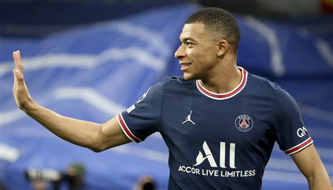 Psg And France Star Kylian Mbappe Applauds M Arsenal Player