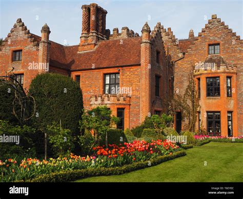 Chenies manor house gardens hi-res stock photography and images - Alamy